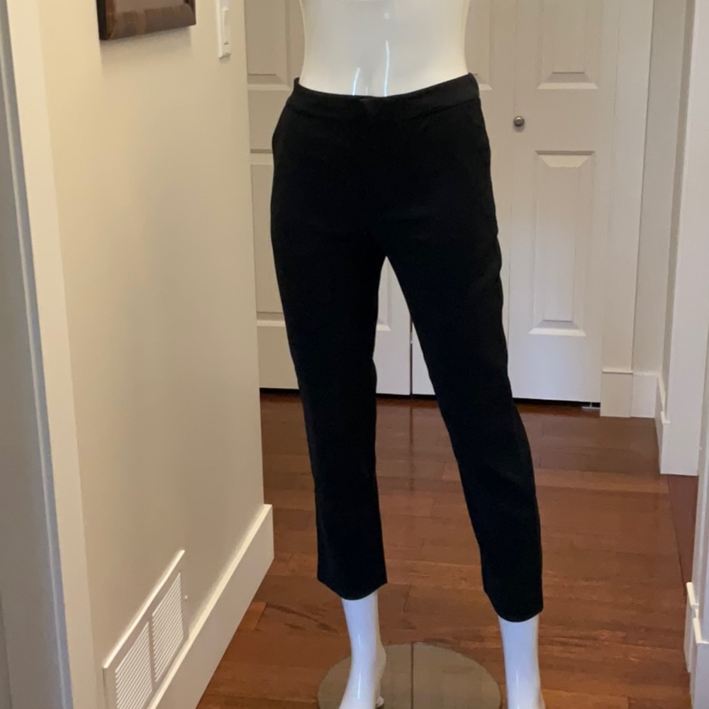 OAK+FORT Women’s Black Cropped Pants Size 6